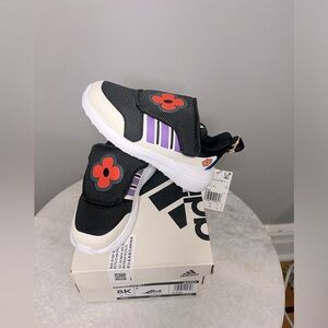 Adidas girl easy on and off sneakers